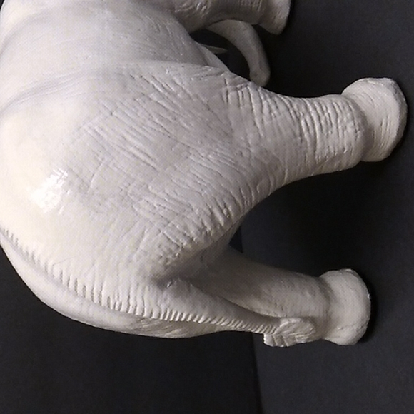 Large Elephant Sculpture Vintage Hand Crafted / Hand Etched / Hand Sculpted - Picture 9 of 16